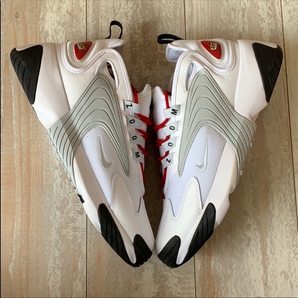 nwt nike zoom 2k